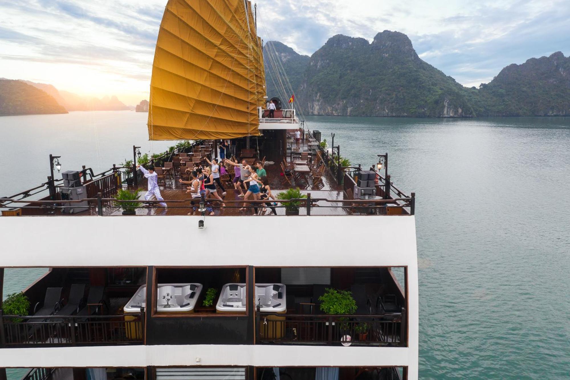 La Regina Legend Cruise Otel Ha Long Dış mekan fotoğraf